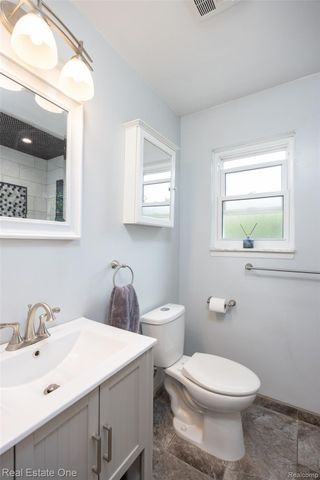 5150 Dayton Drive, Troy, MI 48085