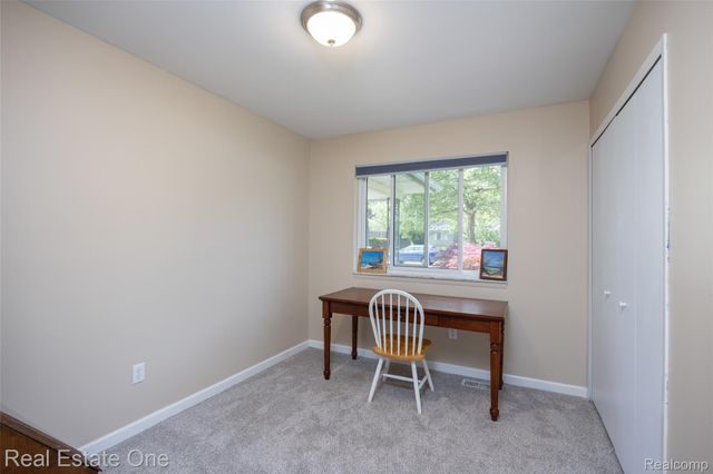 5150 Dayton Drive, Troy, MI 48085