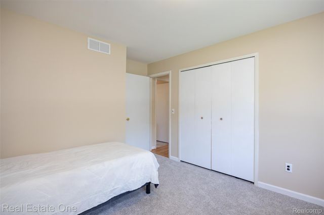 5150 Dayton Drive, Troy, MI 48085