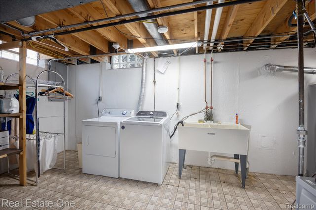 5150 Dayton Drive, Troy, MI 48085