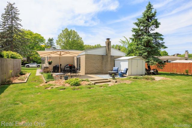 5150 Dayton Drive, Troy, MI 48085