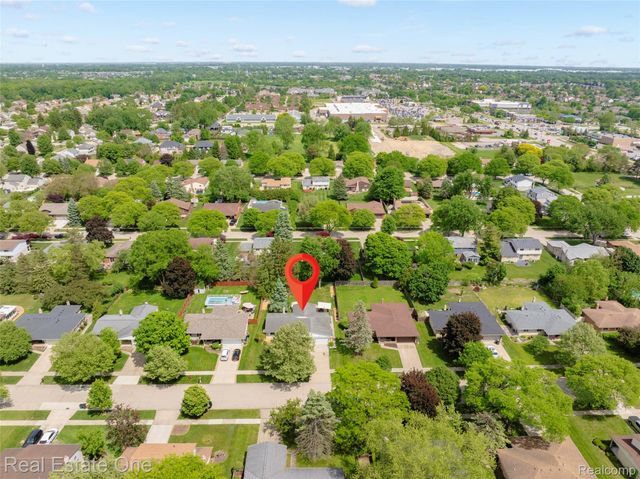 5150 Dayton Drive, Troy, MI 48085