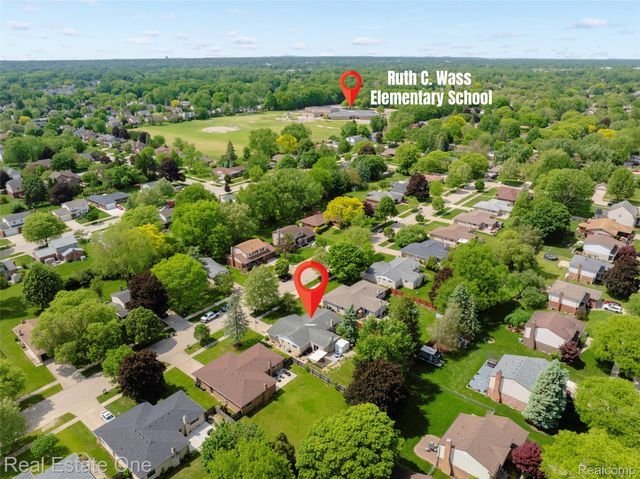 5150 Dayton Drive, Troy, MI 48085