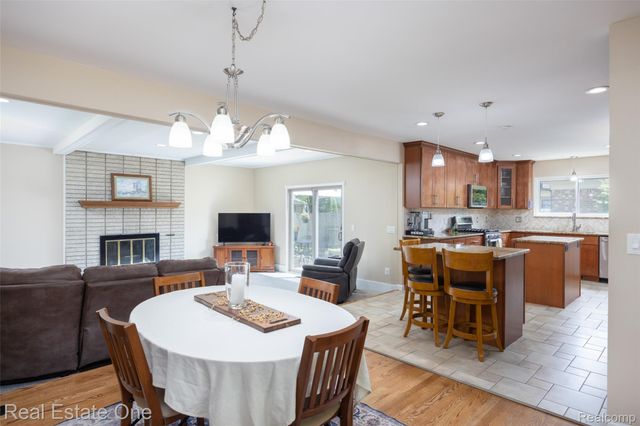 5150 Dayton Drive, Troy, MI 48085