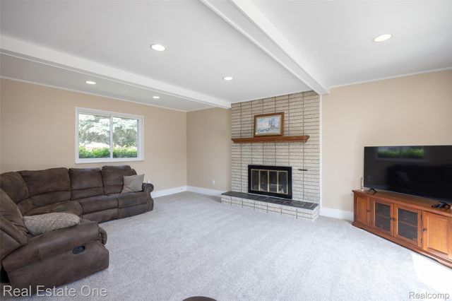 5150 Dayton Drive, Troy, MI 48085