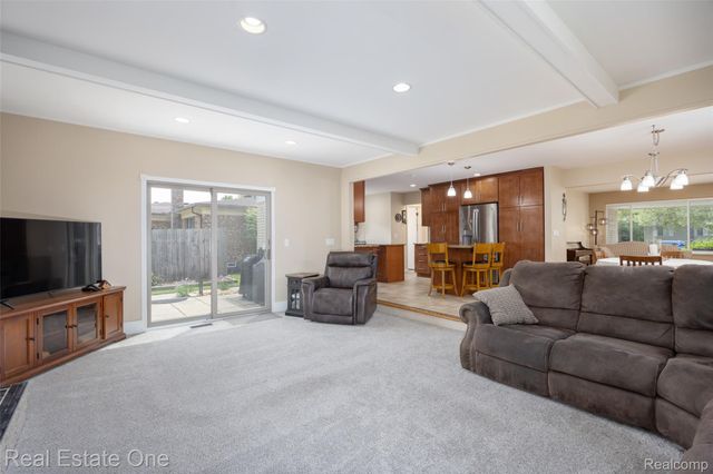 5150 Dayton Drive, Troy, MI 48085