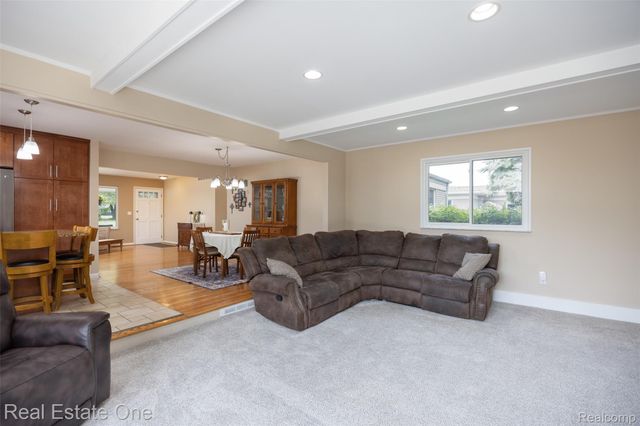 5150 Dayton Drive, Troy, MI 48085