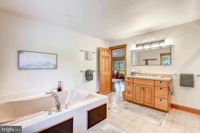 1844A SNYDERSBURG RD, Westminster, MD 21157