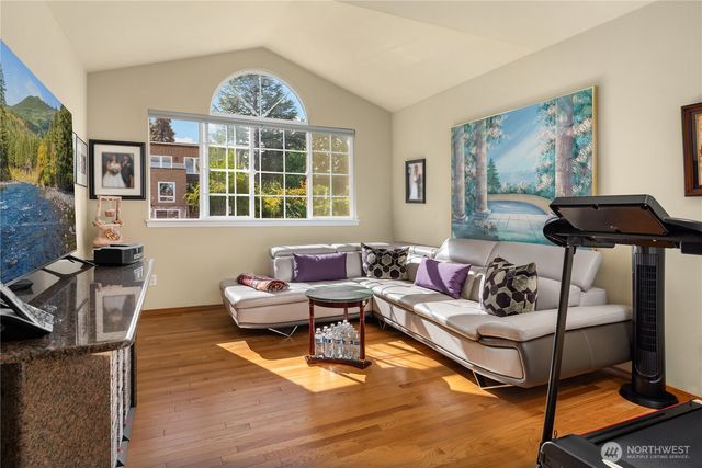 1320 N 38 Street, Renton, WA 98056