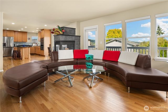 1320 N 38 Street, Renton, WA 98056