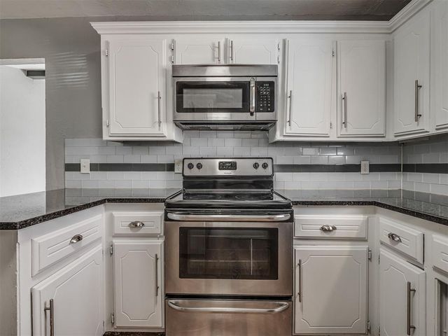 1132 SW 77th Place, Oklahoma City, OK 73139