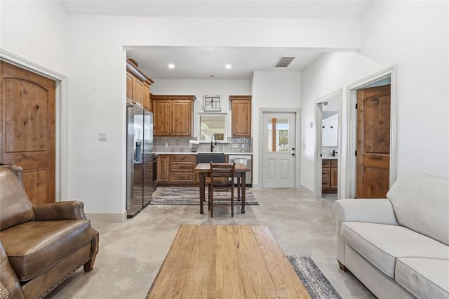 107 Longhorn DR, Bastrop, TX 78602