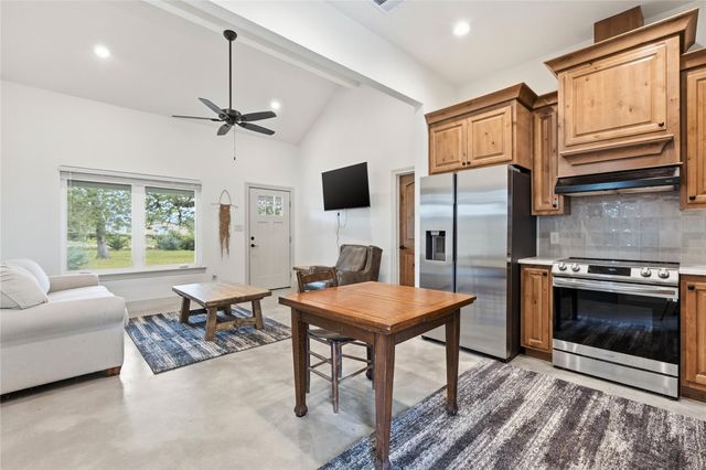 107 Longhorn DR, Bastrop, TX 78602