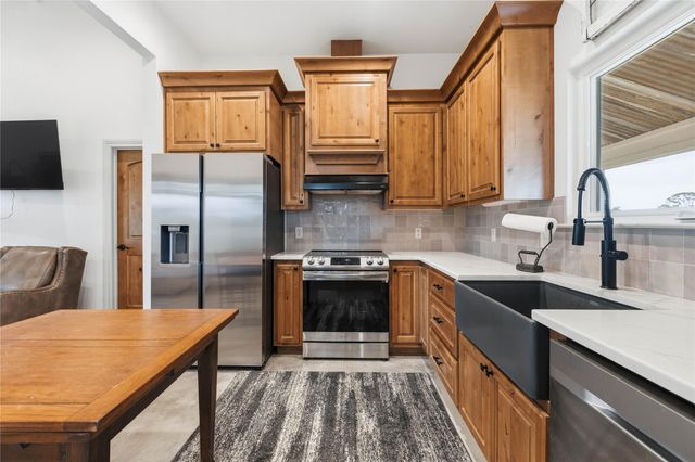 107 Longhorn DR, Bastrop, TX 78602