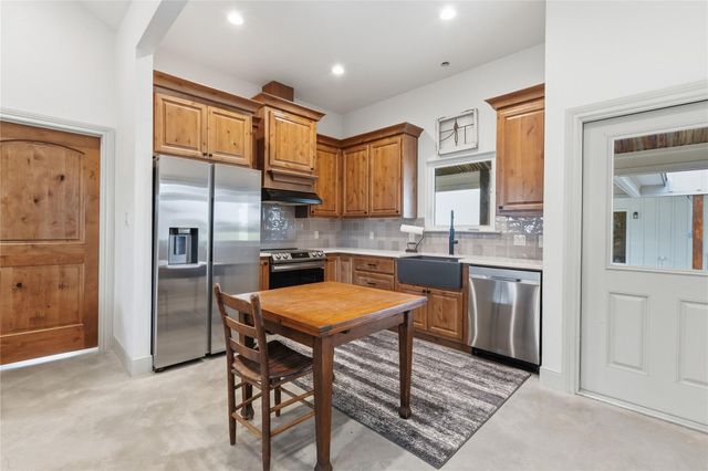 107 Longhorn DR, Bastrop, TX 78602