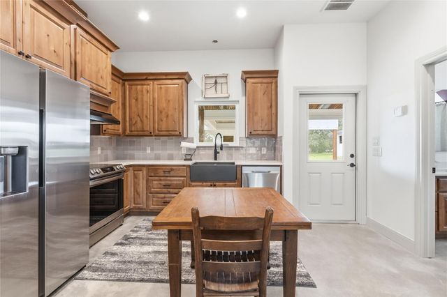 107 Longhorn DR, Bastrop, TX 78602