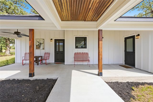 107 Longhorn DR, Bastrop, TX 78602