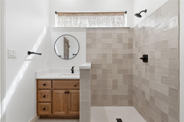 107 Longhorn DR, Bastrop, TX 78602