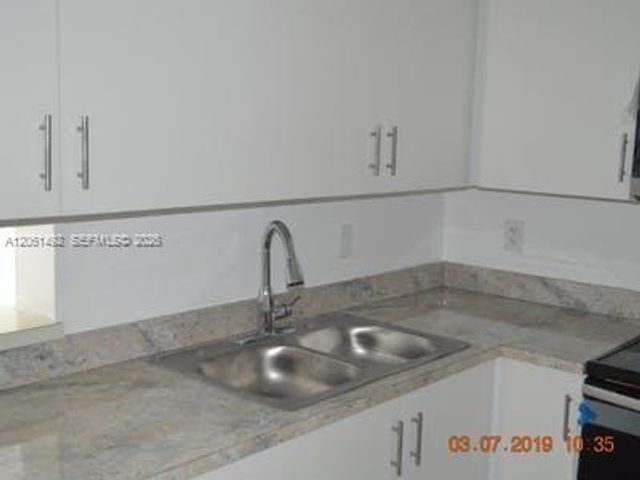 5625 W 20th Ave 113, Hialeah, FL 33012