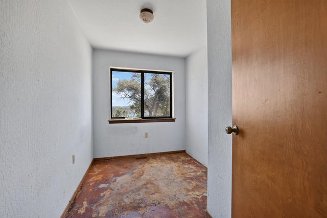 5049 Lake Forest Dr, Loomis, CA 95650