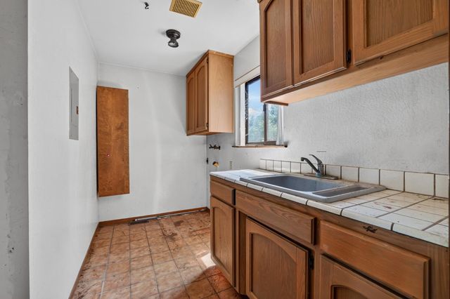 5049 Lake Forest Dr, Loomis, CA 95650