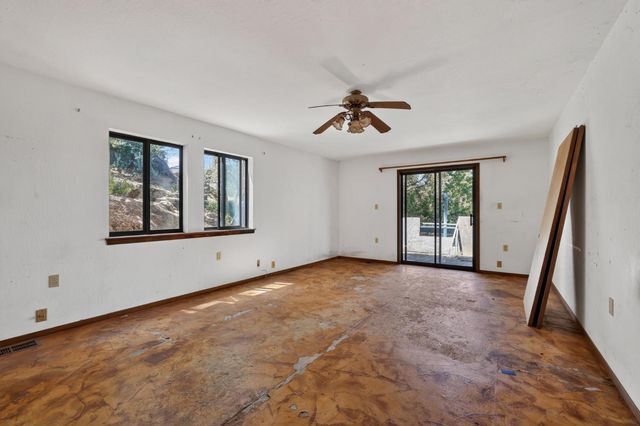 5049 Lake Forest Dr, Loomis, CA 95650