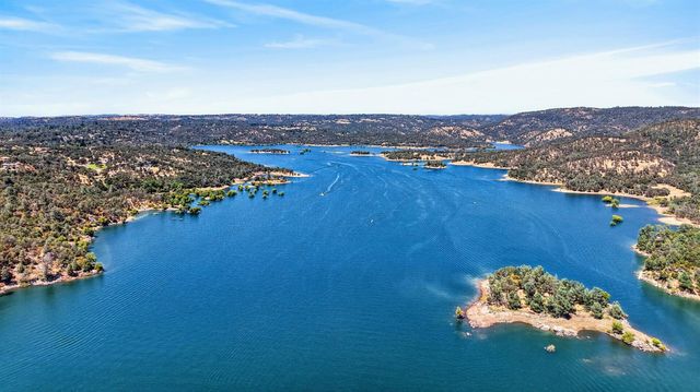 5049 Lake Forest Dr, Loomis, CA 95650
