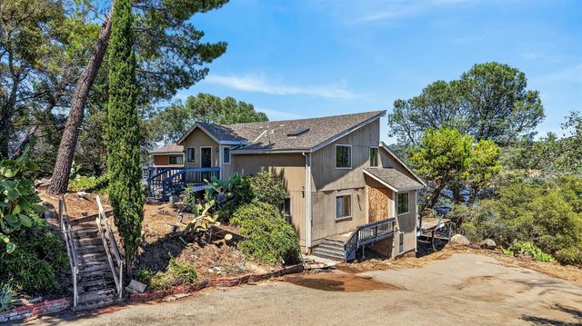 5049 Lake Forest Dr, Loomis, CA 95650