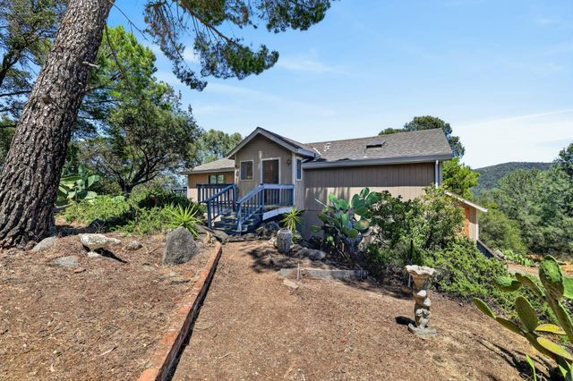 5049 Lake Forest Dr, Loomis, CA 95650