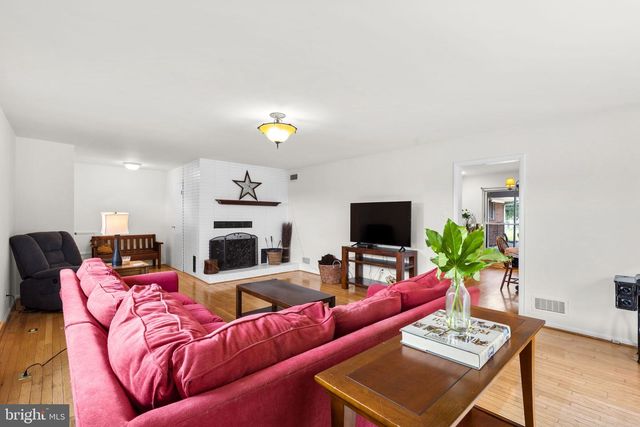 9194 OLD FREDERICK RD, Ellicott City, MD 21042