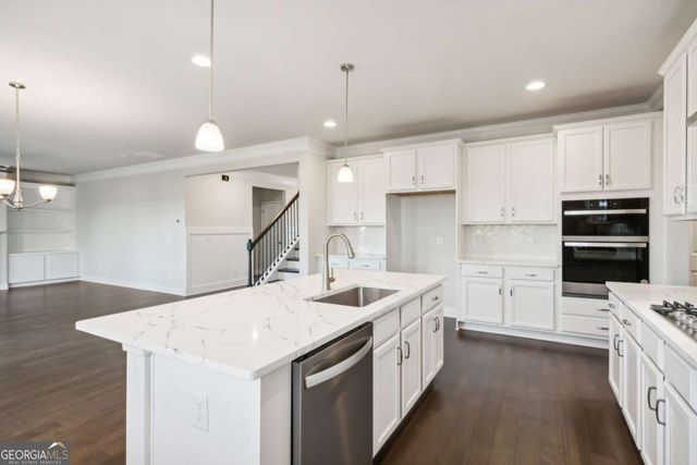 5558 Overview Drive, Flowery Branch, GA 30542