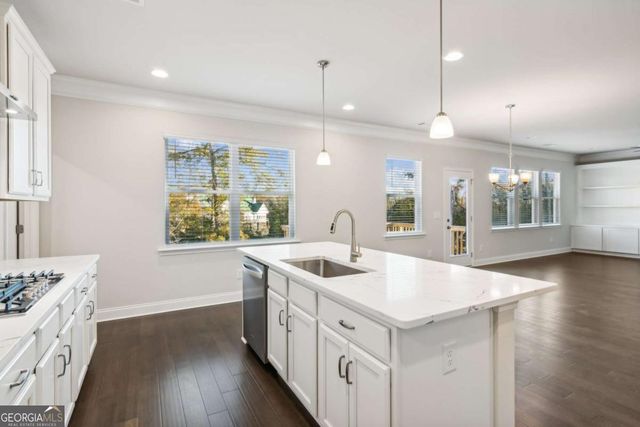 5558 Overview Drive, Flowery Branch, GA 30542