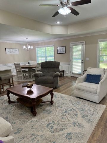 856 Bentwood Circle, Manning, SC 29102