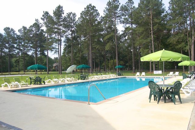 856 Bentwood Circle, Manning, SC 29102