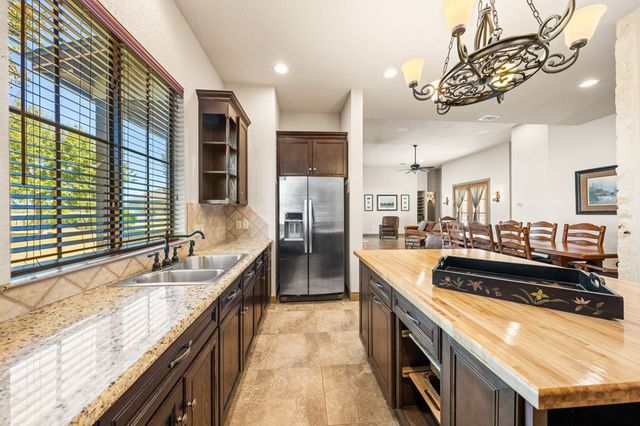 2928 Dry Hollow Drive, Kerrville, TX 78028