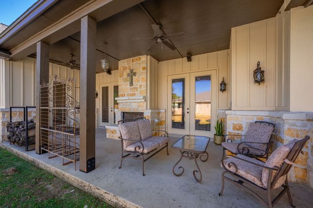 2928 Dry Hollow Drive, Kerrville, TX 78028