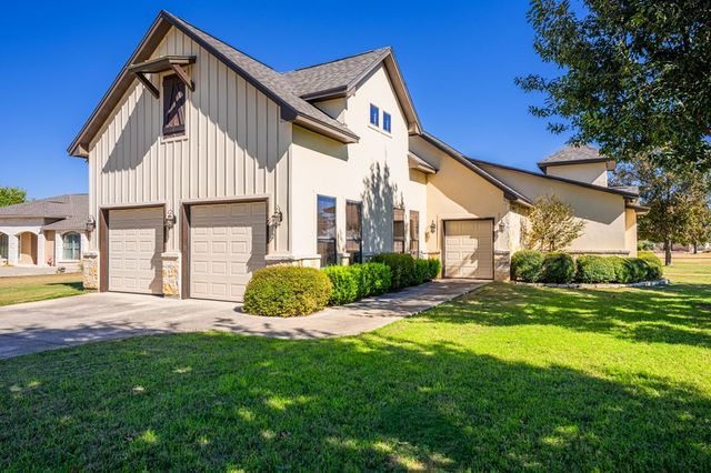 2928 Dry Hollow Drive, Kerrville, TX 78028