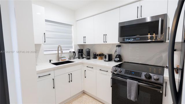 1851-1853 NW 22nd Place, Miami, FL 33125