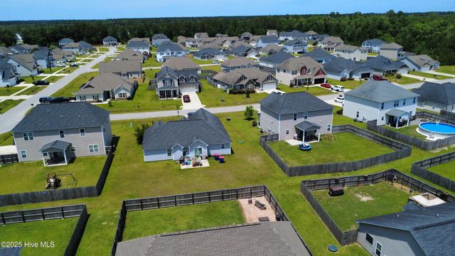 703 Kiwi Stone Circle, Jacksonville, NC 28546