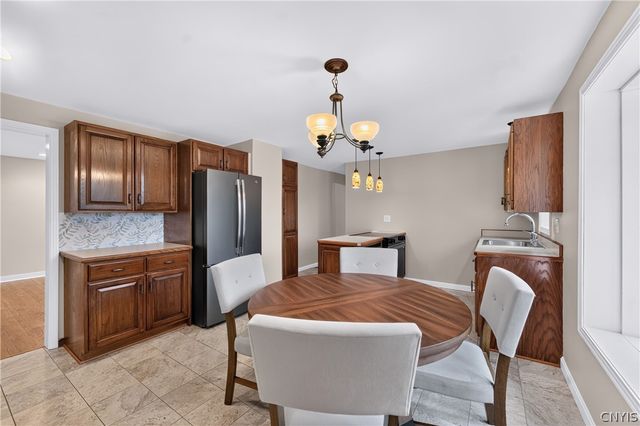 514 Higby Road, New Hartford, NY 13413