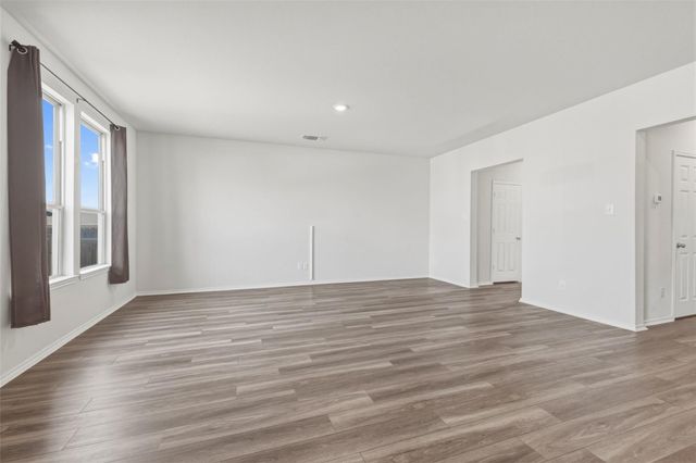 201 Katie Elder DR, Jarrell, TX 76537