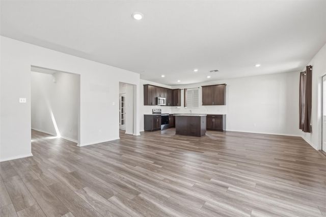 201 Katie Elder DR, Jarrell, TX 76537