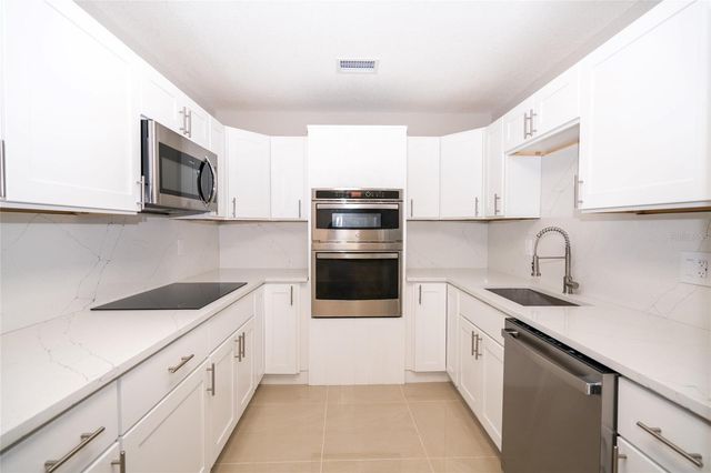 415 COUNTRY CLUB DRIVE, Oldsmar, FL 34677
