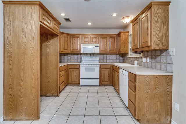 454 E Fulton Street, Van Alstyne, TX 75495