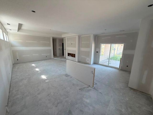 8986 E Joshua St, Bel Aire, KS 67226
