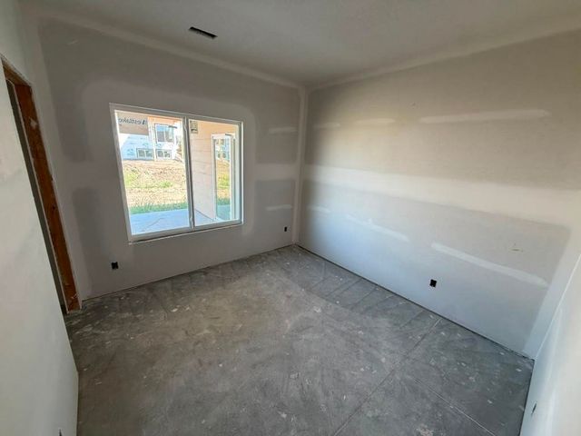 8986 E Joshua St, Bel Aire, KS 67226