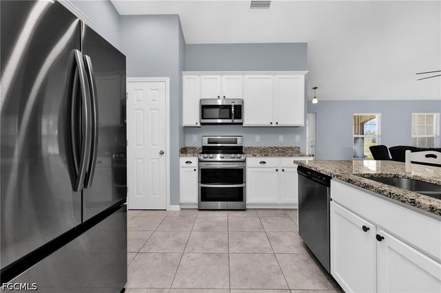 2926 NW 25th ST, Cape Coral, FL 33993