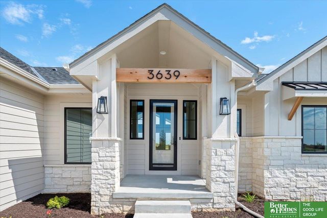 3639 S 218th Avenue, Elkhorn, NE 68022