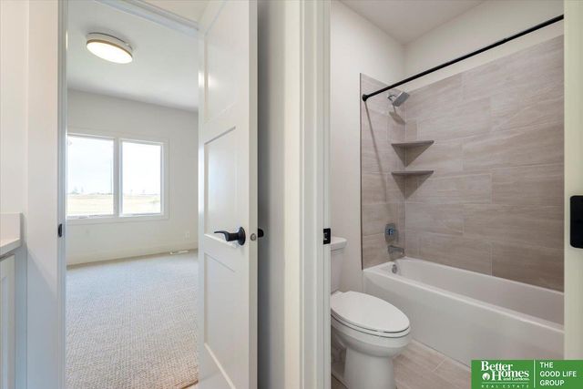 3639 S 218th Avenue, Elkhorn, NE 68022