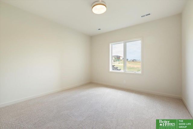 3639 S 218th Avenue, Elkhorn, NE 68022